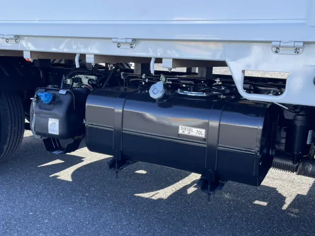 三菱 キャンター 2TG-FBA00(2WD)の写真12