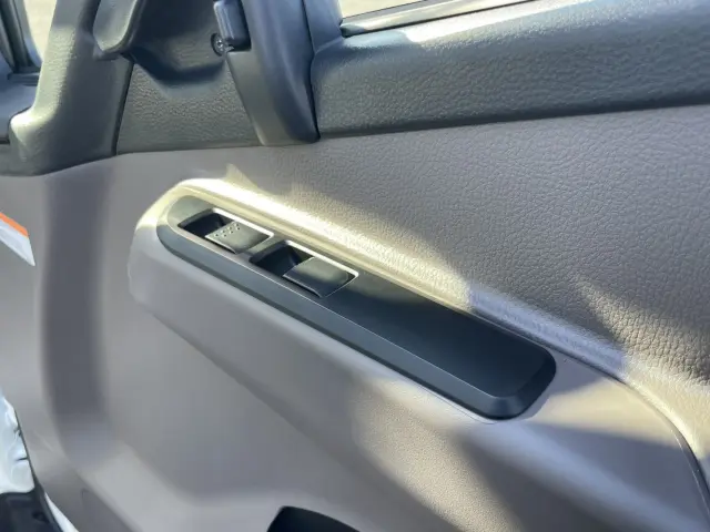 三菱 キャンター 2TG-FBA00(2WD)の写真14