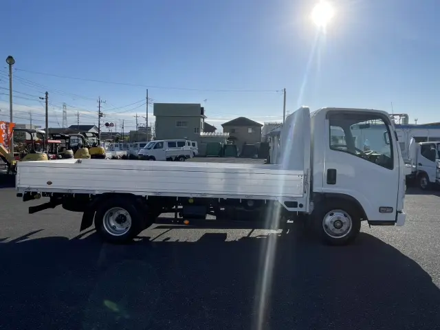 いすゞ エルフ TRG-NMR85AN(2WD)の写真4