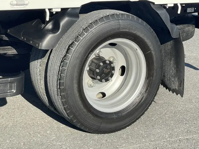 いすゞ エルフ TRG-NMR85AN(2WD)の写真12