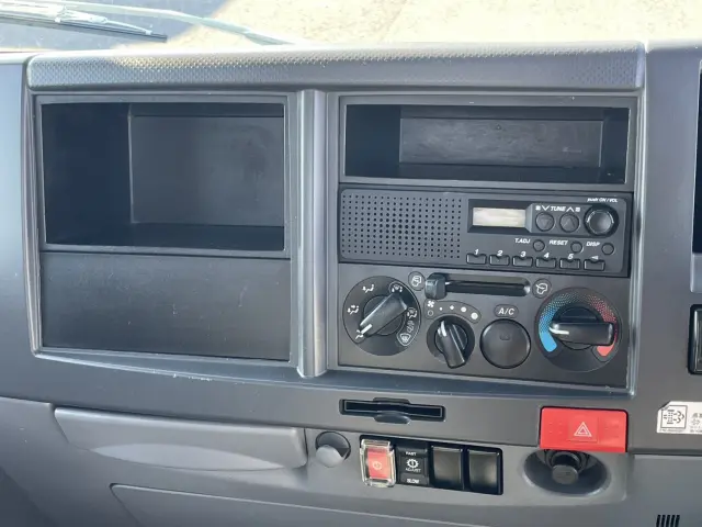 いすゞ エルフ TRG-NMR85AN(2WD)の写真24