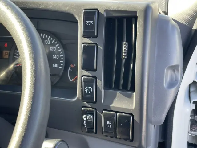 いすゞ エルフ TRG-NMR85AN(2WD)の写真25