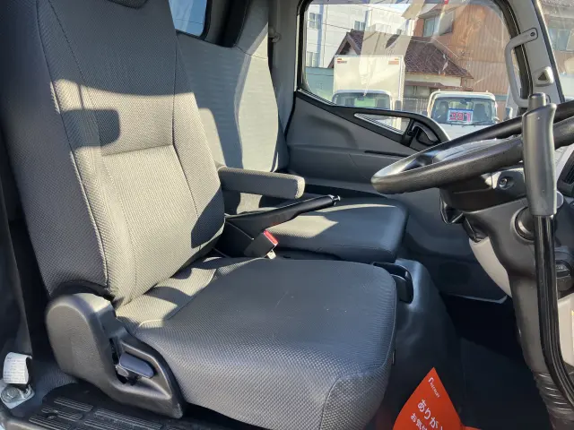 三菱 キャンター 2RG-FBA30(2WD)の写真6