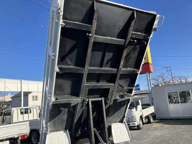 三菱 キャンター 2RG-FBA30(2WD)の写真22