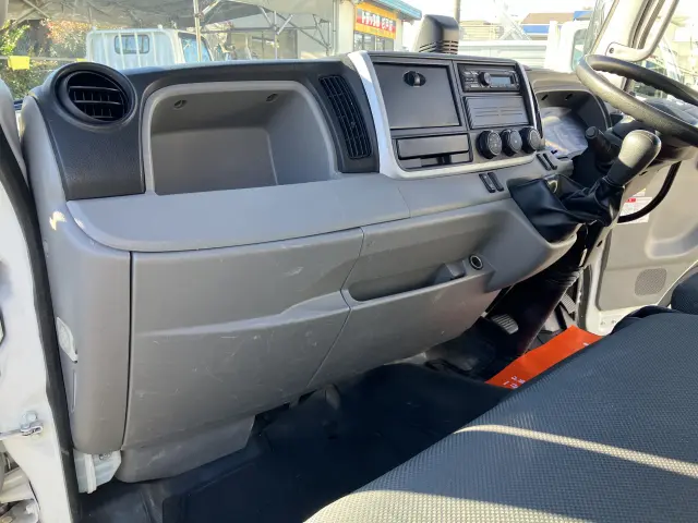 三菱 キャンター 2RG-FBA30(2WD)の写真28