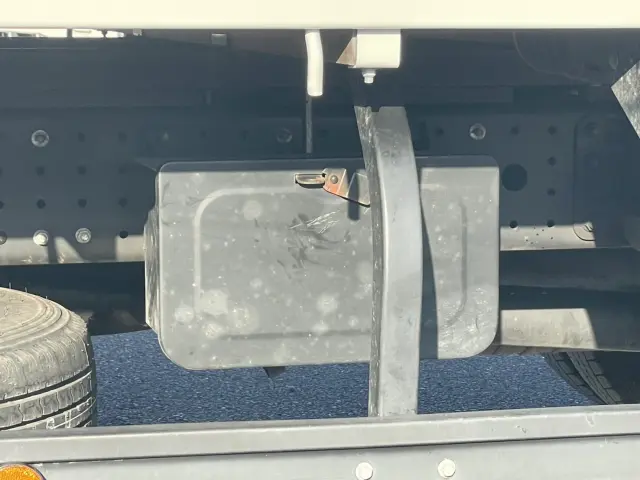 三菱 キャンター TPG-FEB50(2WD)の写真11