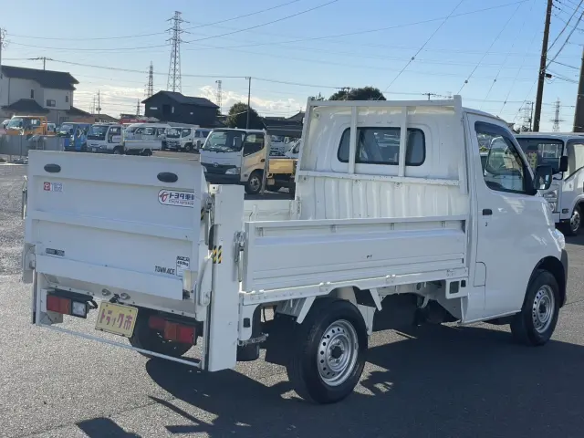 トヨタ タウンエーストラック 5BF-S413U(4WD)の写真5