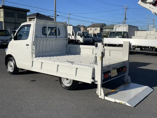 トヨタ タウンエーストラック 5BF-S413U(4WD)の写真16