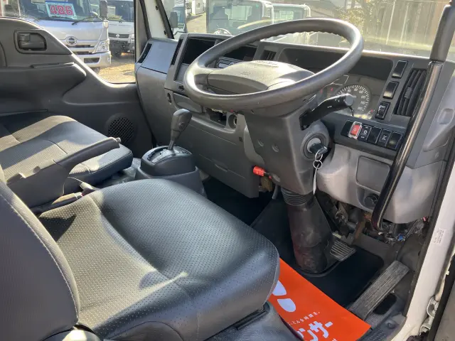 いすゞ エルフ TPG-NJR85AD(2WD)の写真5