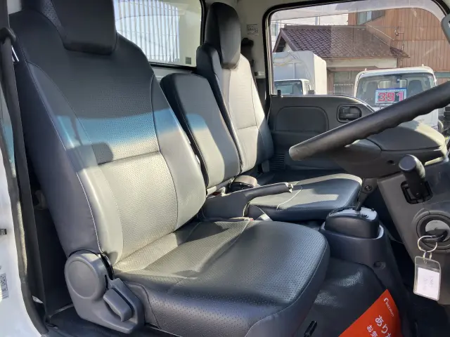 いすゞ エルフ TPG-NJR85AD(2WD)の写真6