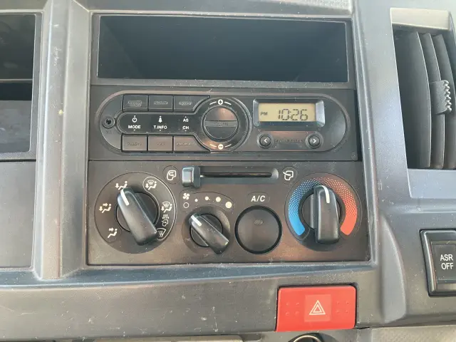 いすゞ エルフ TPG-NJR85AD(2WD)の写真31