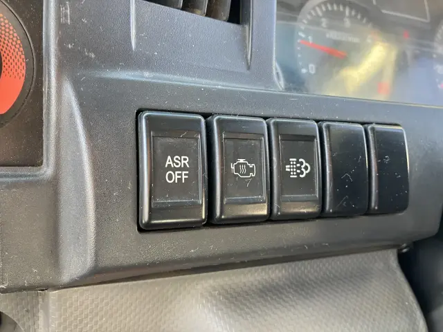 いすゞ エルフ TPG-NJR85AD(2WD)の写真32