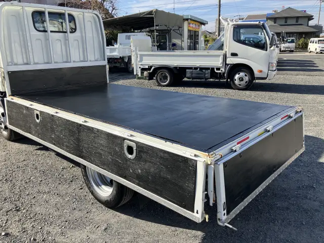 三菱 キャンター 2RG-FBA20(2WD)の写真4