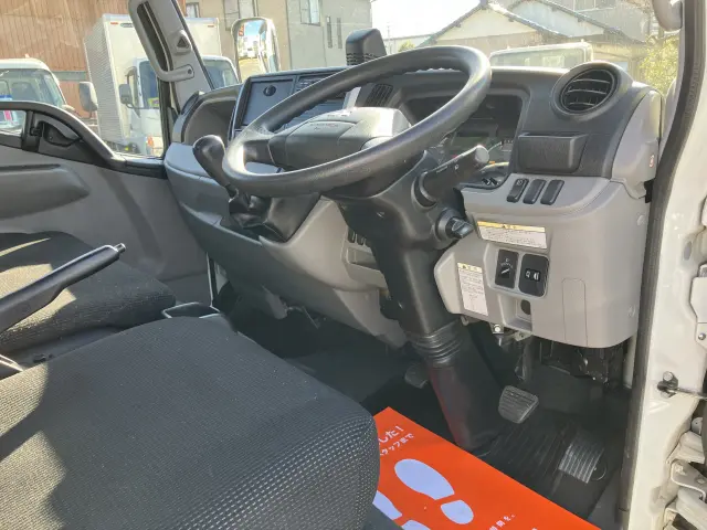 三菱 キャンター 2RG-FBA20(2WD)の写真5