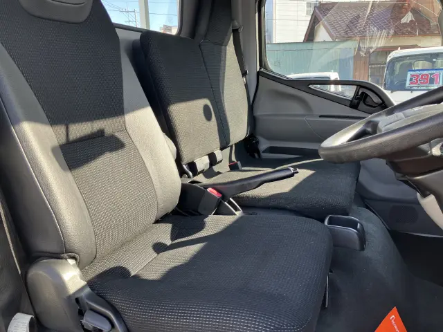 三菱 キャンター 2RG-FBA20(2WD)の写真6