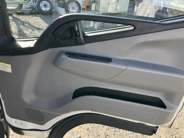 三菱 キャンター 2RG-FBA20(2WD)の写真24