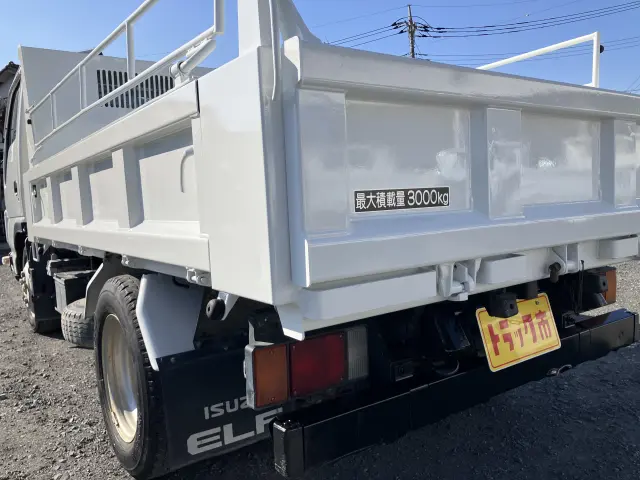 いすゞ エルフ TPG-NKR85AD(2WD)の写真17