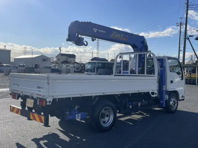 いすゞ エルフ 2RG-NKR88R(2WD)の写真5