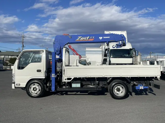 いすゞ エルフ 2RG-NKR88R(2WD)の写真6