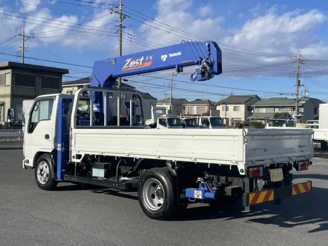 いすゞ エルフ 2RG-NKR88R(2WD)の写真7