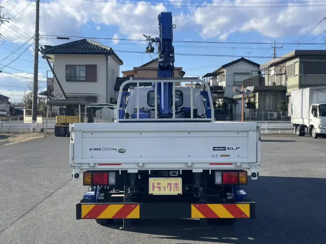 いすゞ エルフ 2RG-NKR88R(2WD)の写真8