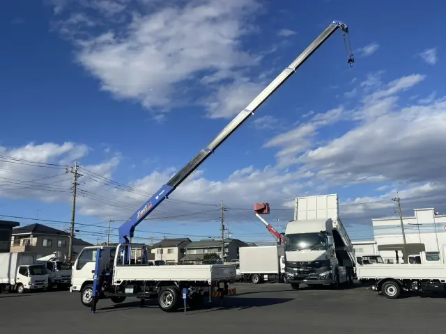 いすゞ エルフ 2RG-NKR88R(2WD)の写真17