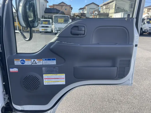 いすゞ エルフ 2RG-NKR88R(2WD)の写真27