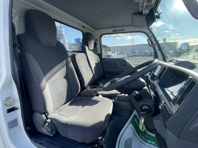 いすゞ エルフ 2RG-NKR88R(2WD)の写真28