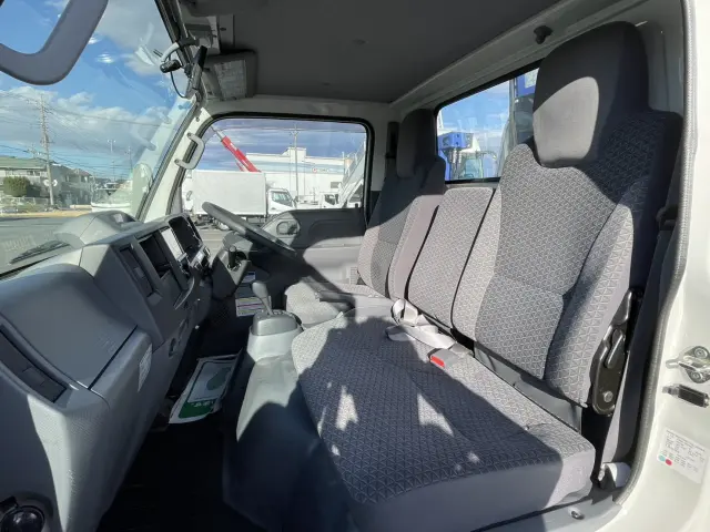 いすゞ エルフ 2RG-NKR88R(2WD)の写真29