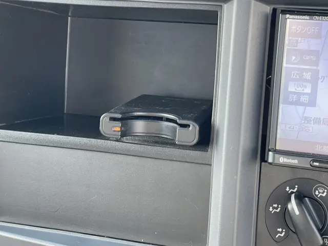 いすゞ エルフ 2RG-NKR88R(2WD)の写真30