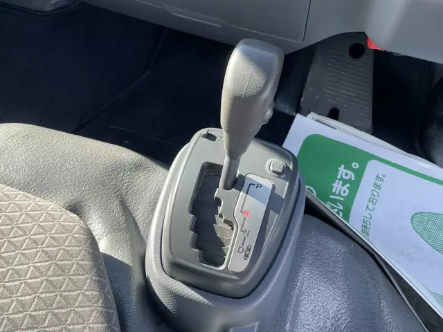 いすゞ エルフ 2RG-NKR88R(2WD)の写真34