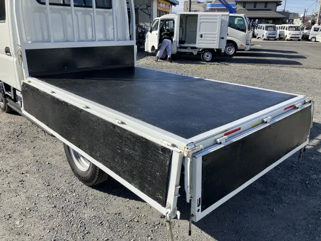 三菱 キャンター 2RG-FGA20(4WD)の写真18