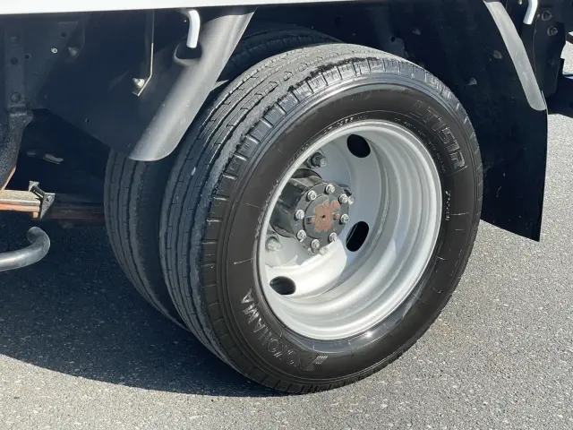 いすゞ エルフ TRG-NJS85AN(4WD)の写真10