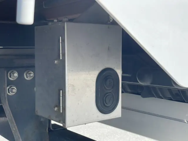 いすゞ エルフ TRG-NJS85AN(4WD)の写真14