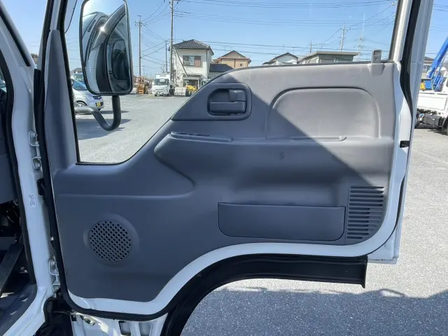 いすゞ エルフ TRG-NJS85AN(4WD)の写真18