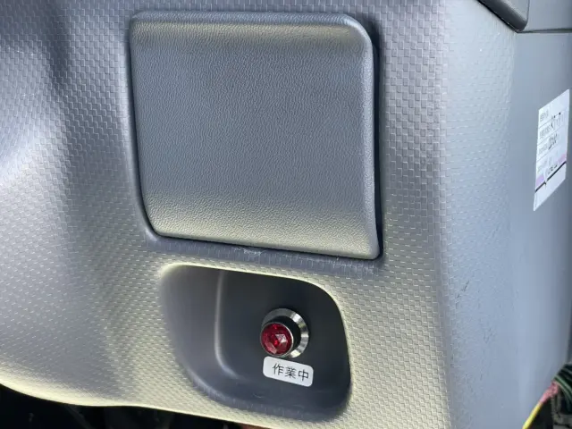 いすゞ エルフ TRG-NJS85AN(4WD)の写真35