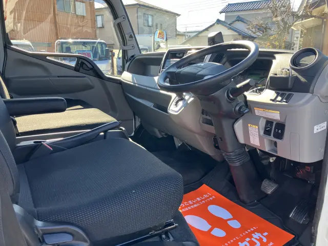 三菱 キャンター 2RG-FEB80(2WD)の写真5