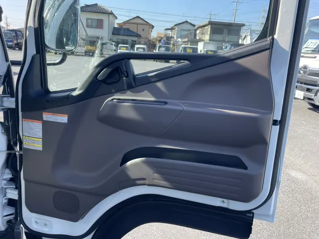 三菱 キャンター 2RG-FBA20(2WD)の写真14