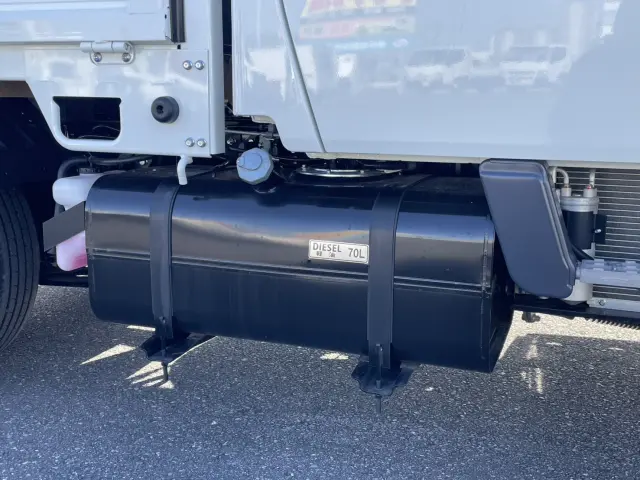 三菱 キャンター 2RG-FBA20(2WD)の写真15