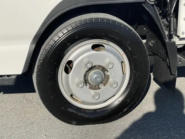 いすゞ エルフ TPG-NJR85A(2WD)の写真7