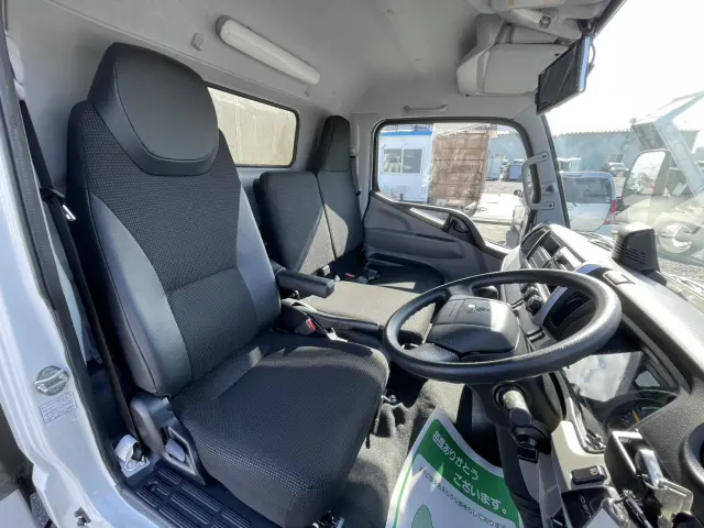 三菱 キャンター 2RG-FEAV0(2WD)の写真24