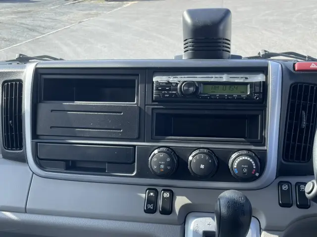 三菱 キャンター 2RG-FEAV0(2WD)の写真29