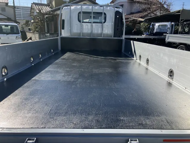 いすゞ エルフ TRG-NPR85AR(2WD)の写真4