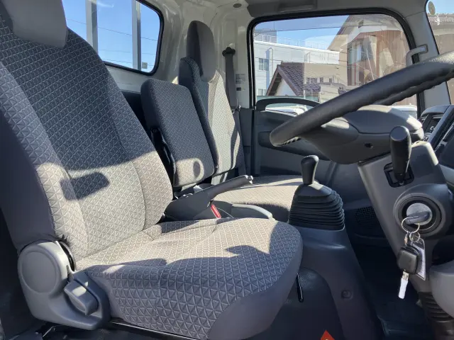 いすゞ エルフ TRG-NPR85AR(2WD)の写真6