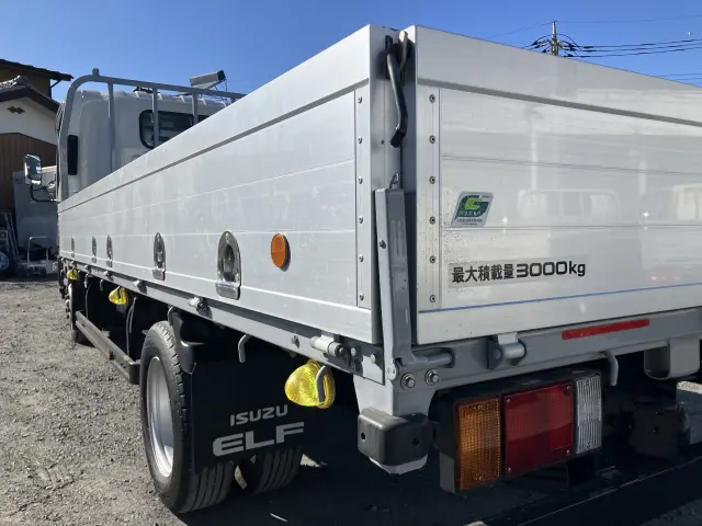 いすゞ エルフ TRG-NPR85AR(2WD)の写真17