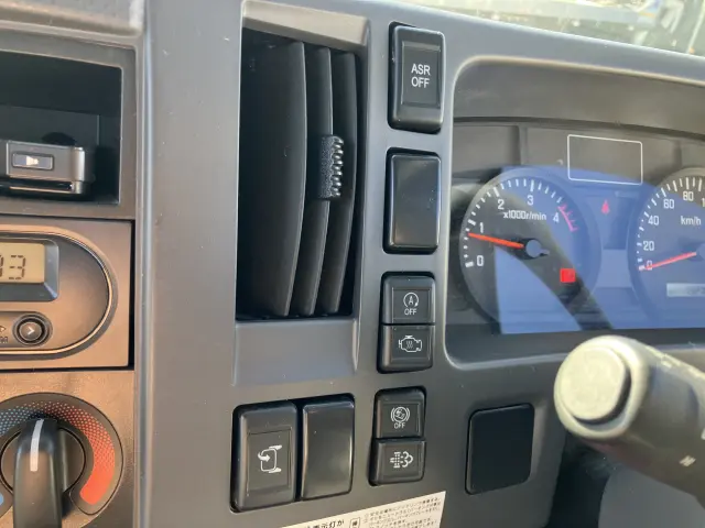 いすゞ エルフ TRG-NPR85AR(2WD)の写真32