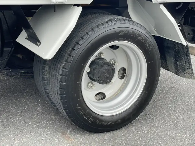 三菱 キャンター TPG-FBA30(2WD)の写真10