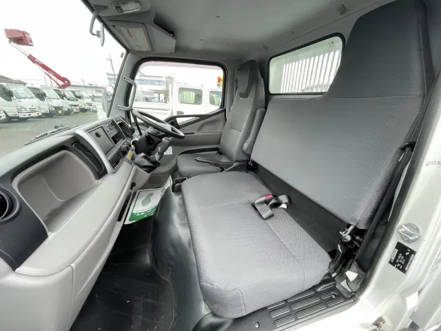三菱 キャンター TPG-FBA30(2WD)の写真16
