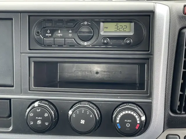 三菱 キャンター TPG-FBA30(2WD)の写真20