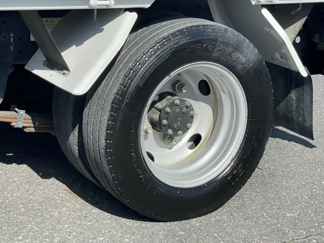 いすゞ エルフ TPG-NKR85AD(2WD)の写真8